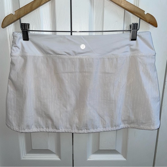 lululemon athletica Dresses & Skirts - Lululemon skirt size 8